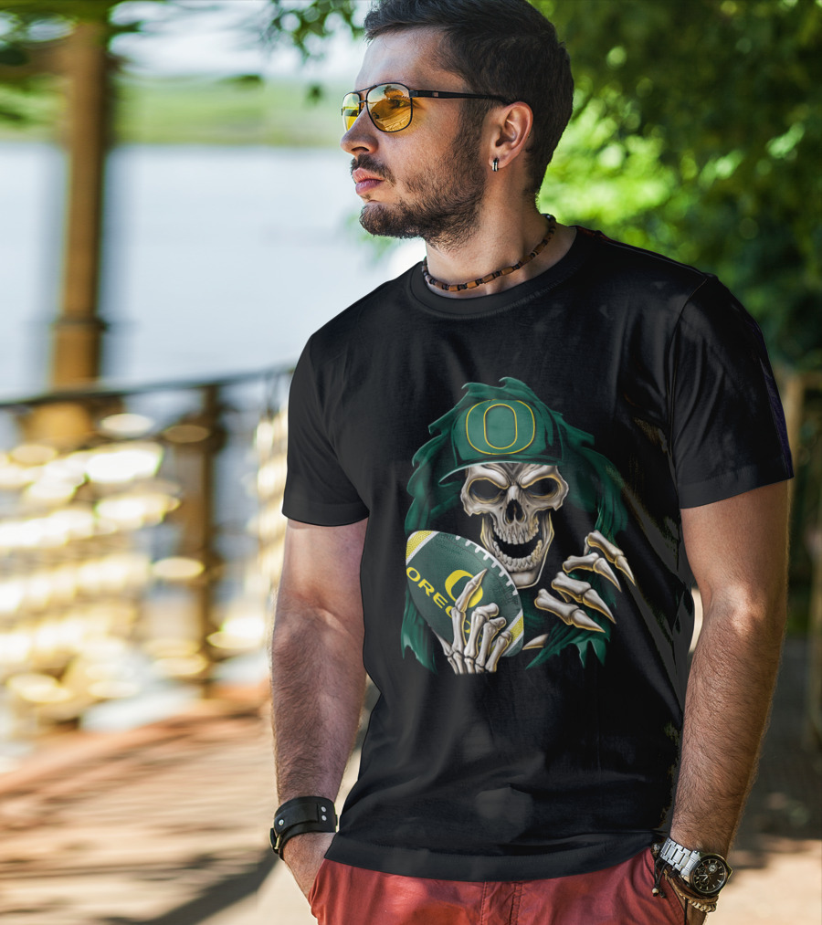 Skullbong Oregon Ducks Skeleton Holding Football T-Shirt