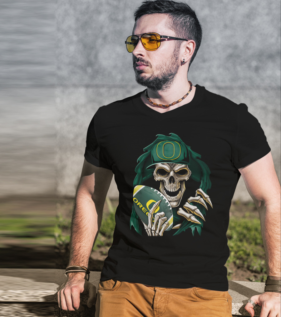 Skullbong Oregon Ducks Skeleton Holding Football T-Shirt