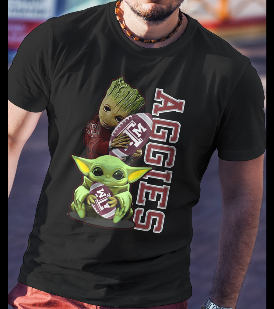 Grzd Texas A&M Aggies Groot And Baby Yoda Holding Football T-Shirt