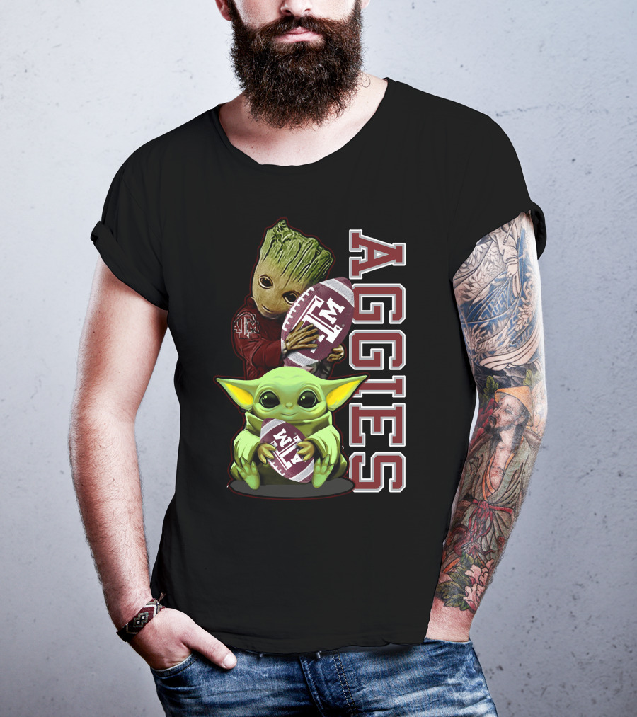 Grzd Texas A&M Aggies Groot And Baby Yoda Holding Football T-Shirt