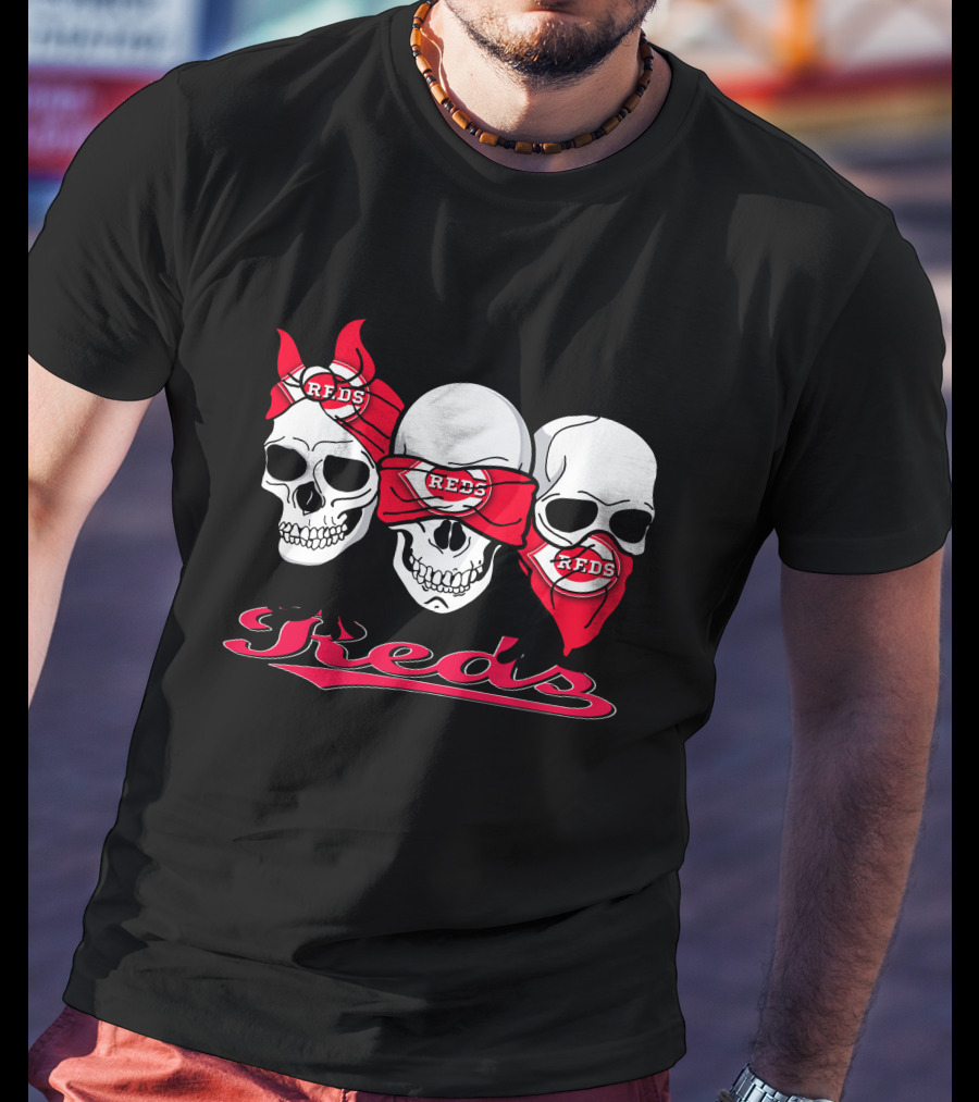 3 Skull Reds Bandana Cincinnati T-Shirt