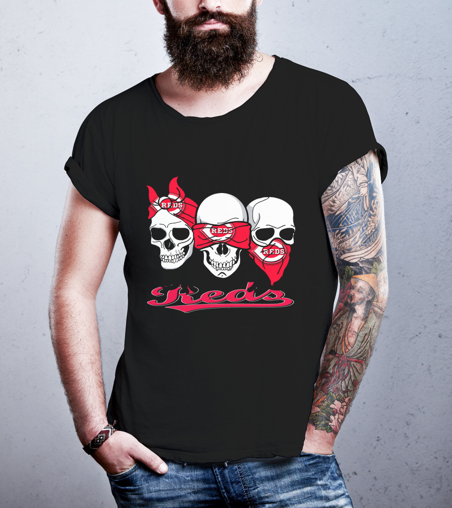 3 Skull Reds Bandana Cincinnati T-Shirt