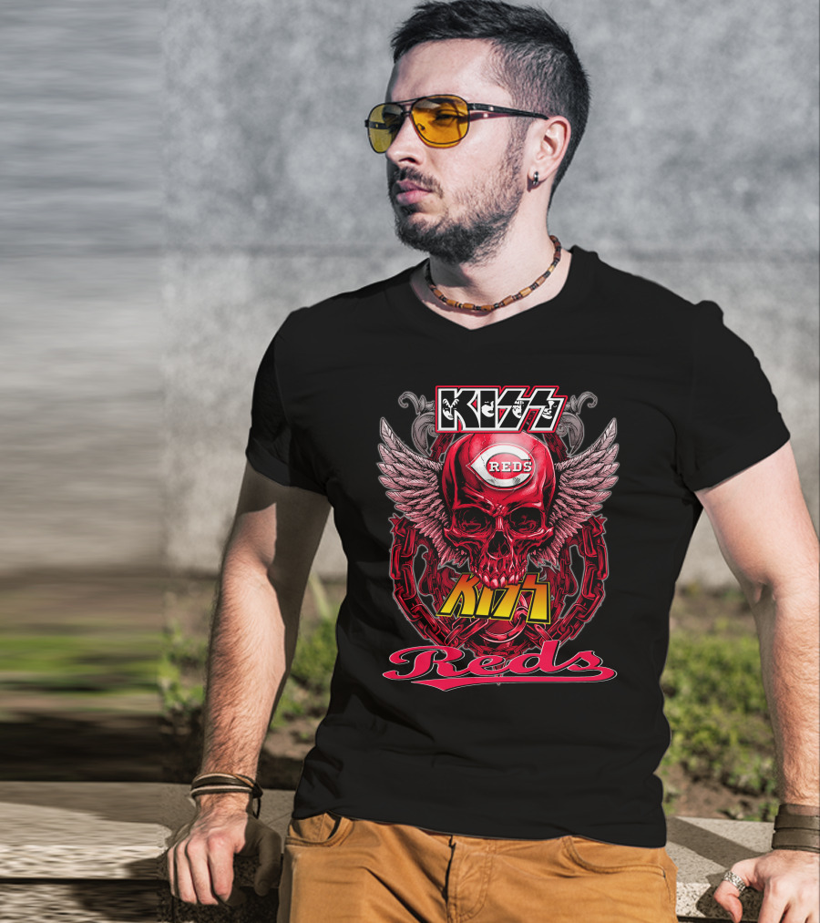 KISS Reds Cincinnati Skull Wings Chains T-Shirt