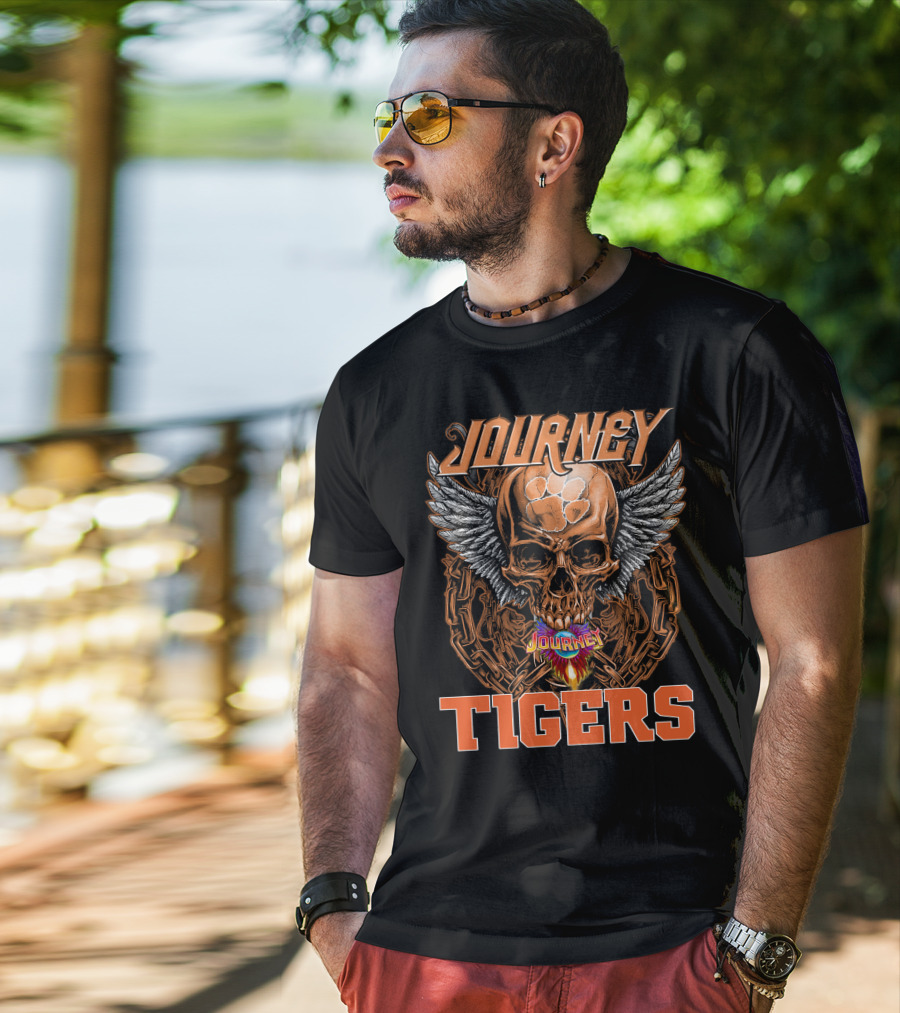 Journey Tigers Skull Wings Chain T-Shirt
