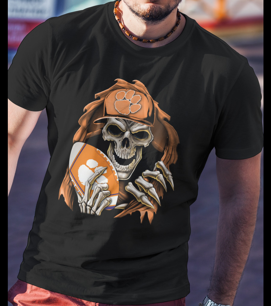 Skullbong Clemson Tigers Skeleton In Hat Holding Football T-Shirt