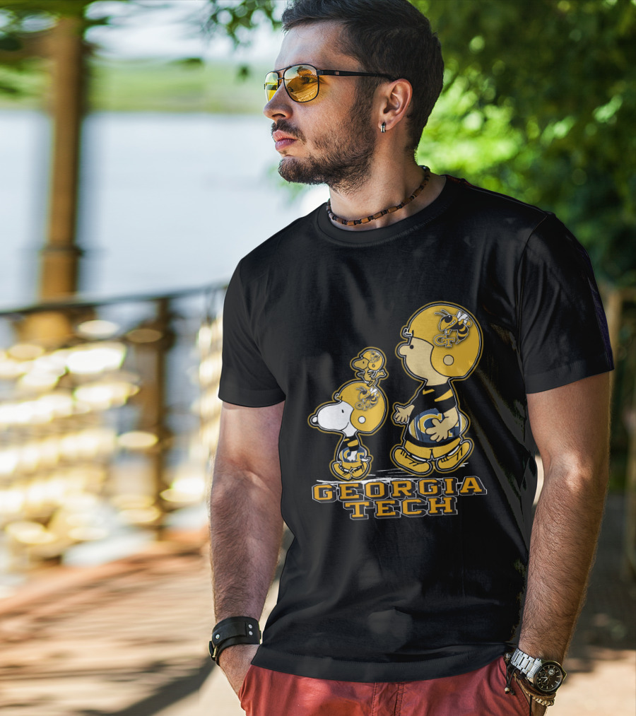Snpfootball Georgia Tech Yellow Jackets Charlie Brown And Snoopy Football Gear T-Shirt