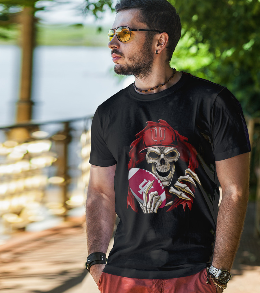 Indiana Hoosiers Skull Holding Football T-Shirt