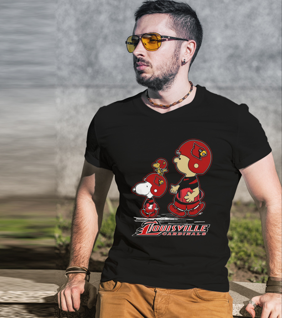 Snpfootball Louisville Cardinals Charlie Brown And Snoopy T-Shirt