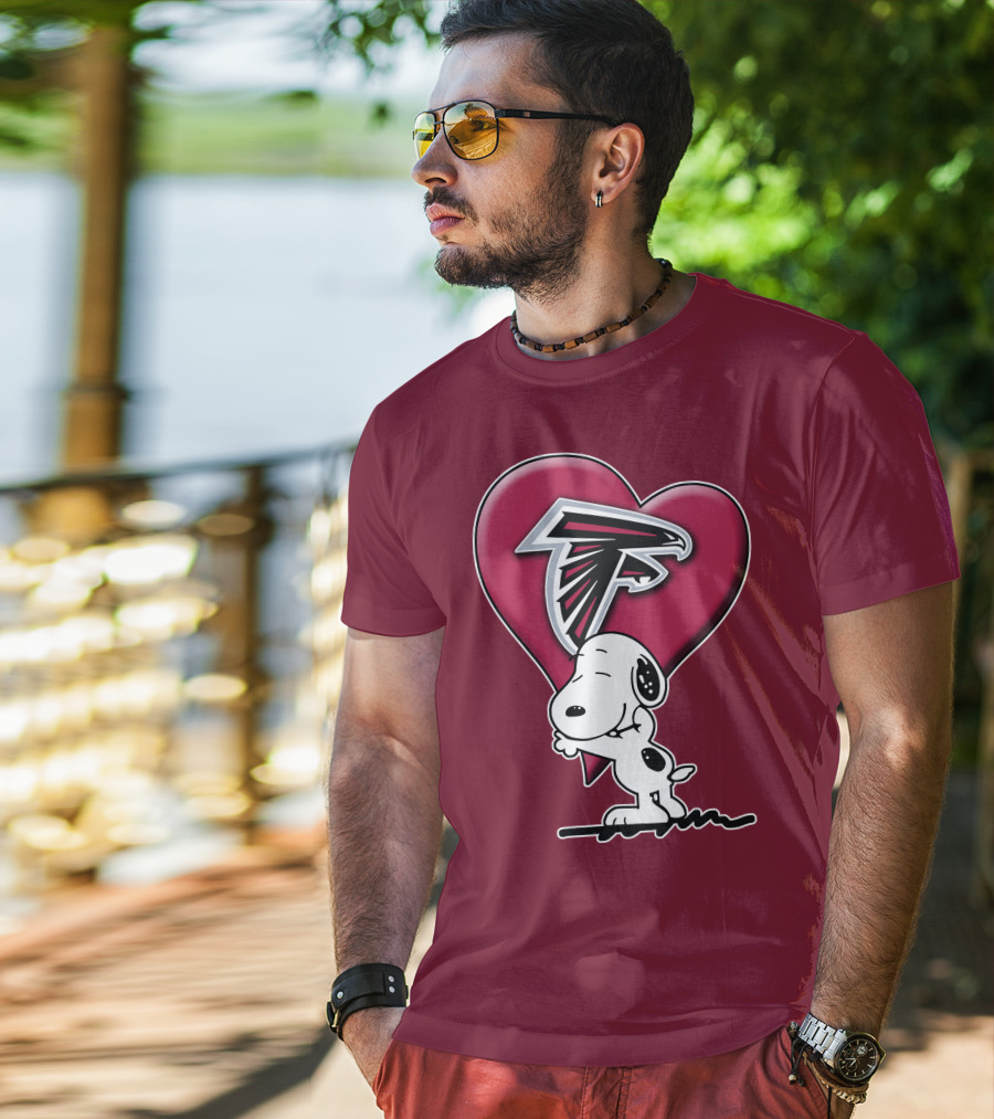 Snoopy Hugging Atlanta Falcons Heart T-Shirt