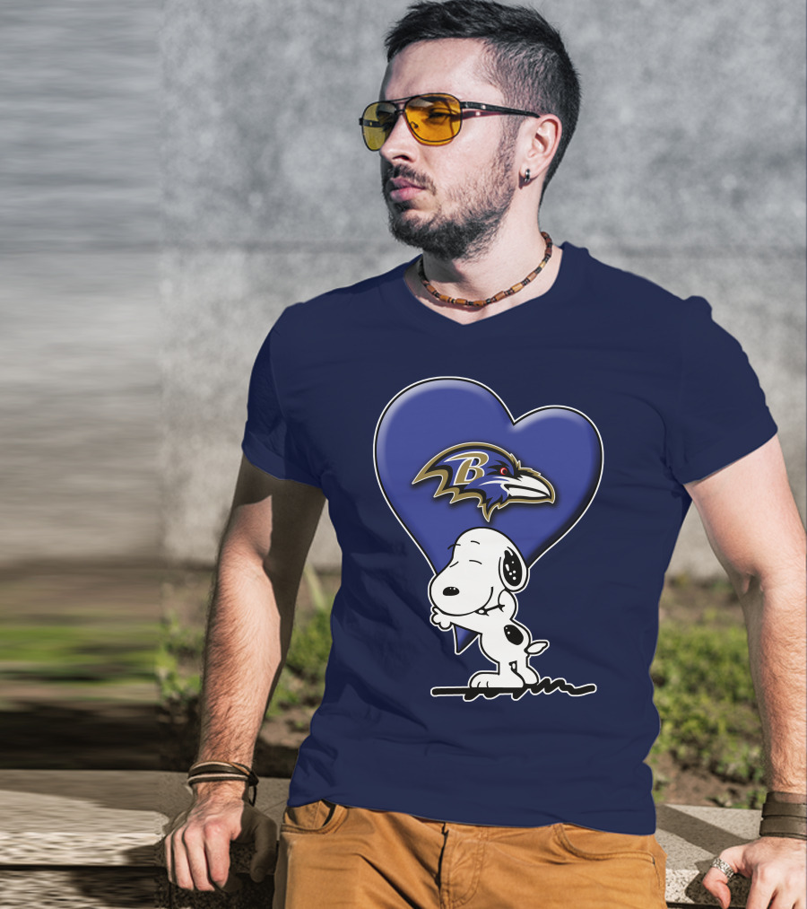 Snp V1 Baltimore Ravens Heart And Snoopy Hug T-Shirt