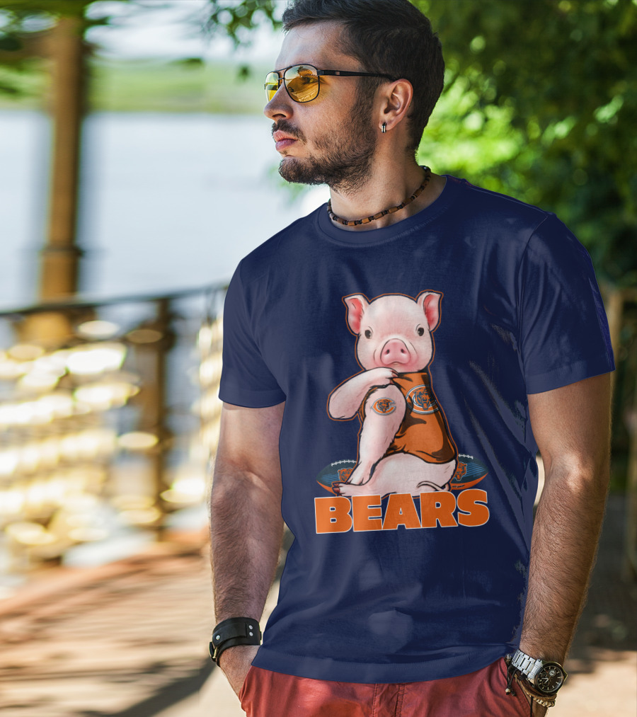 Pig In Chicago Bears Jersey With Football And Logo BEARS T-Shirt