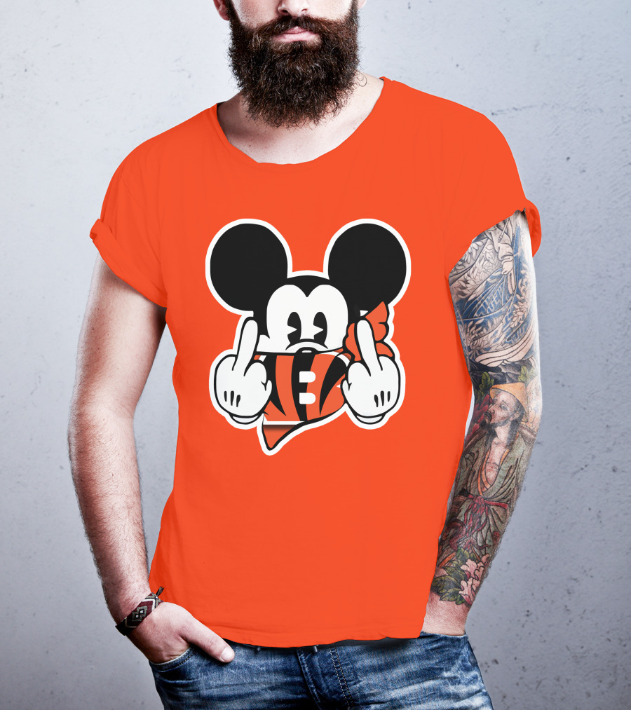 Cincinnati Bengals 29 Mickey Mouse Football Fan Gesture T-Shirt
