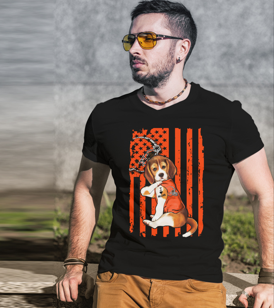 Beagle Cleveland Browns I Mom Retro Football Helmet And Stars T-Shirt