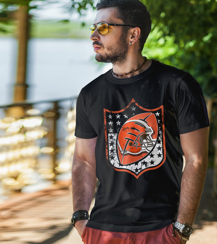 Cleveland Browns Helmet Stars And Stripes T-Shirt