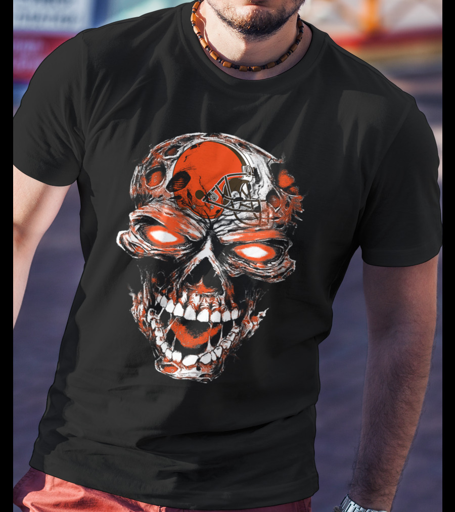 Cleveland Browns Skull Design 43 Orange Helmet Football Fan T-Shirt