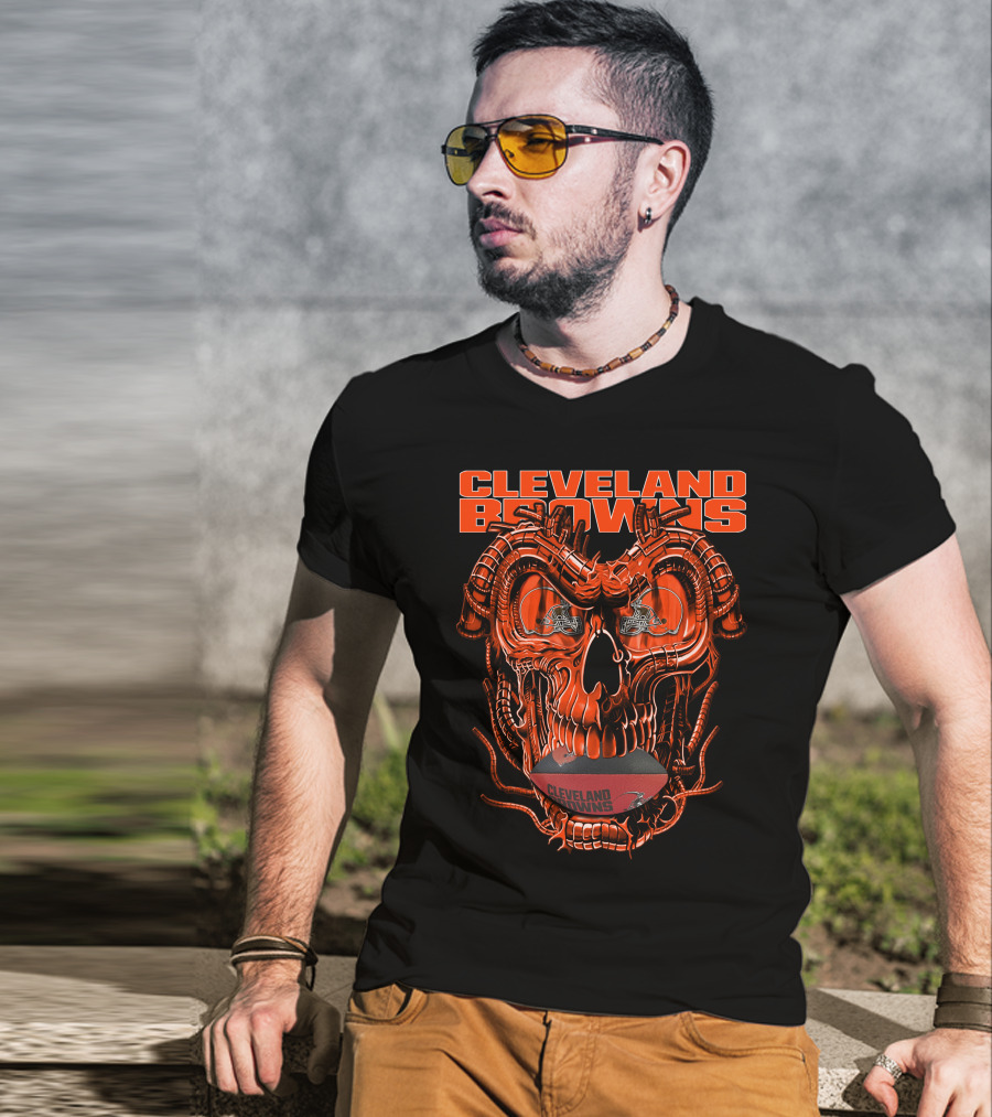 Dragonskull CLEVELAND BROWNS Helmet Skull Football T-Shirt