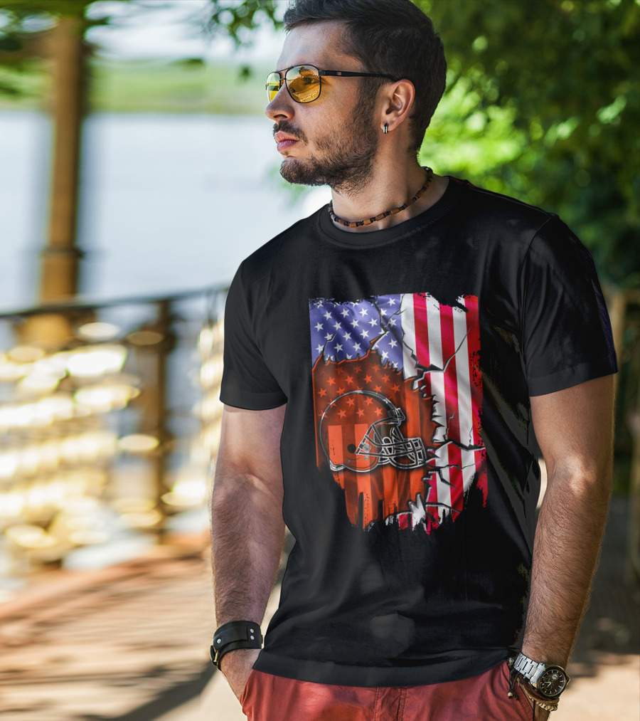 Cleveland Browns Helmet American Flag T-Shirt