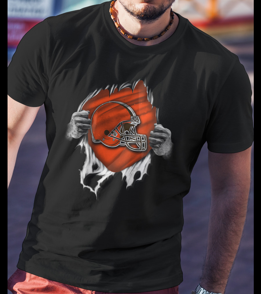 CLEVELAND BROWNS Torn Helmet Ripped T-Shirt