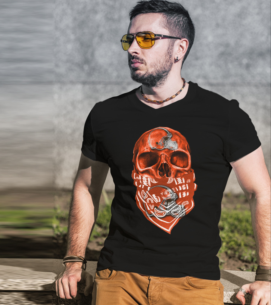 Skull Cleveland Browns Helmet Bandana T-Shirt