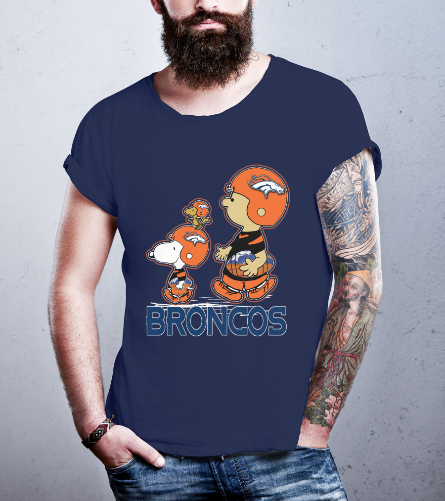 Snpfootball Denver Broncos Peanuts Characters Helmet T-Shirt