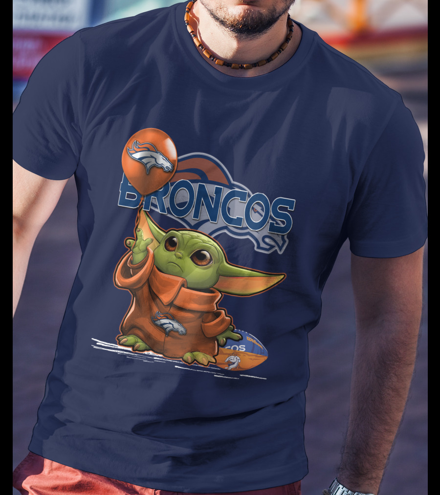 Yoda V1 Denver Broncos Alien Holding Balloon And Football T-Shirt