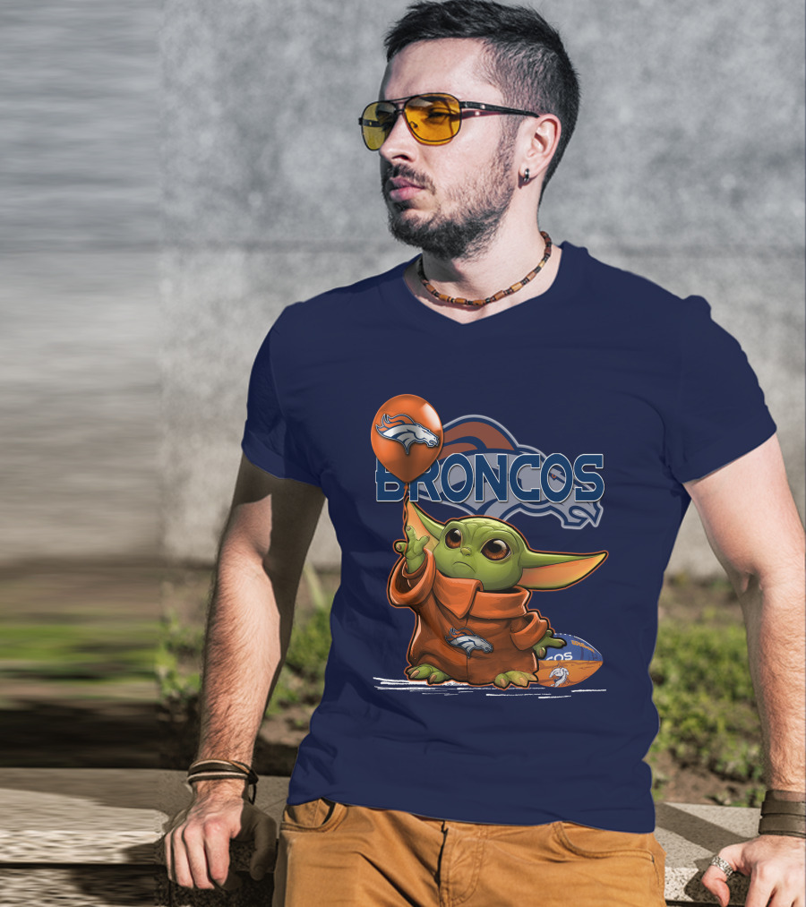 Yoda V1 Denver Broncos Alien Holding Balloon And Football T-Shirt