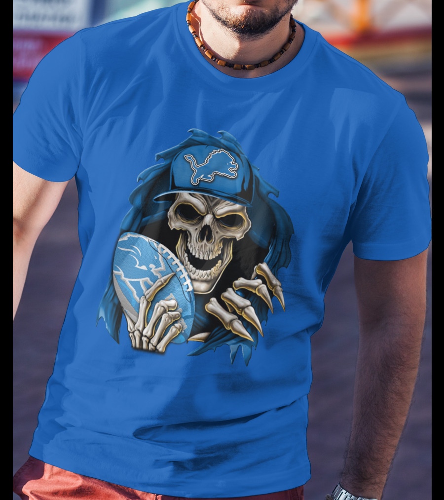 Skullbong Detroit Lions Skeleton Holding Football In Detroit Lions Cap T-Shirt