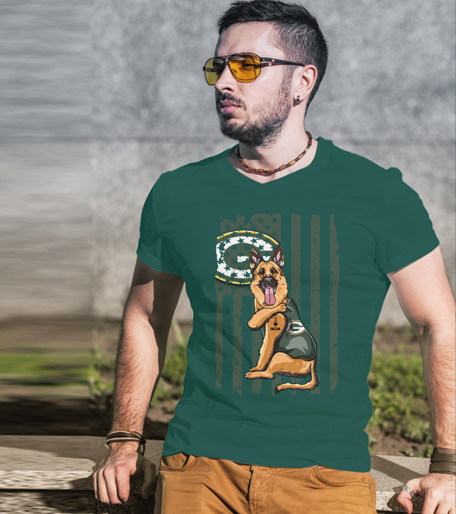 German Shepherd I Love Mom Green Bay Packers Fan T-Shirt