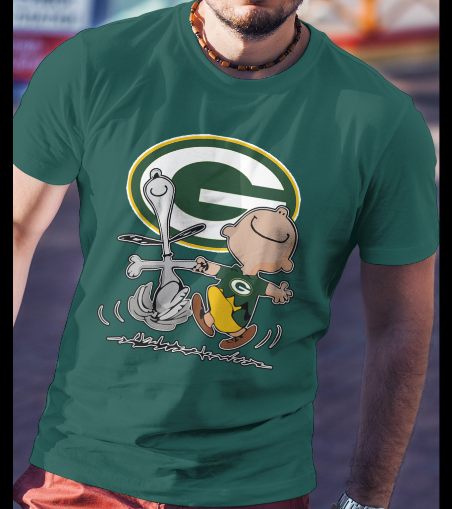 Green Bay Packers Snoopy Charlie Brown Fan Celebration T-Shirt