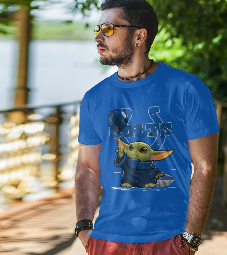 Colts Yoda Holding Horseshoe Balloon And Football T-Shirt