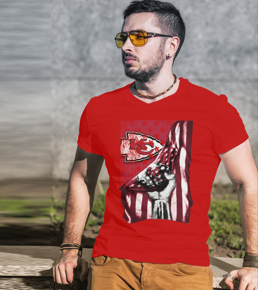 Kansas City Chiefs Arrowhead With American Flag Motif T-Shirt