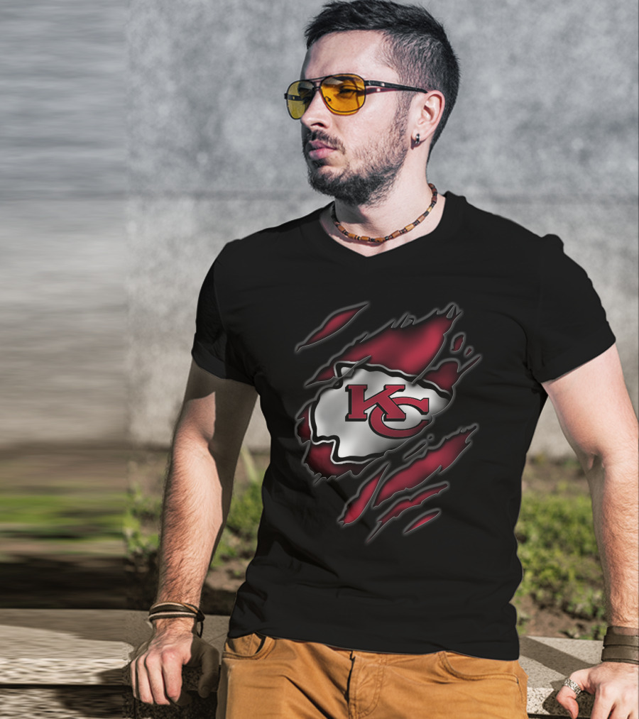Torn Kansas City Chiefs KC Arrowhead Logo Tear Effect T-Shirt