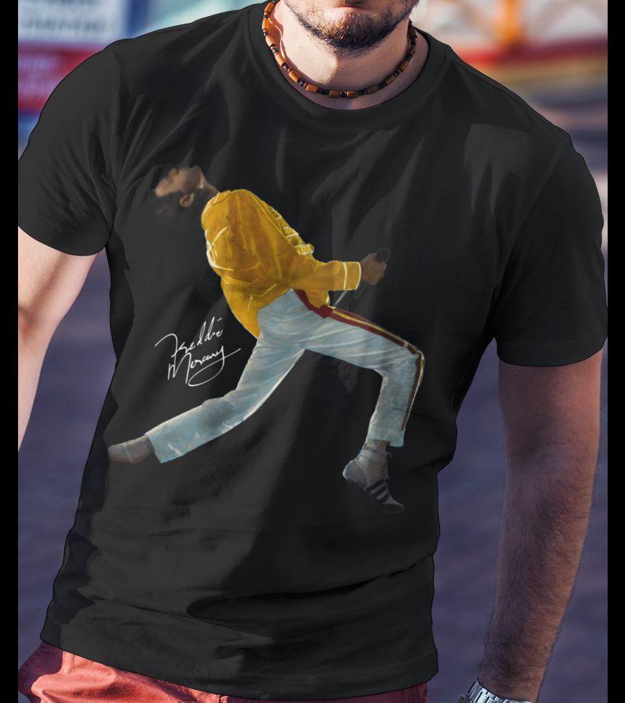 Freddie Mercury Wembley Yellow Jacket Live Pose T-Shirt