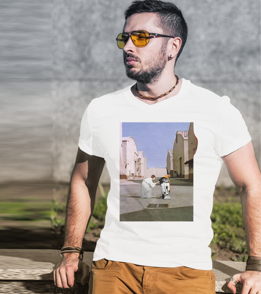 Wish You Were Leia With Princess And Droid In Iconic Courtyard Scene T-Shirt