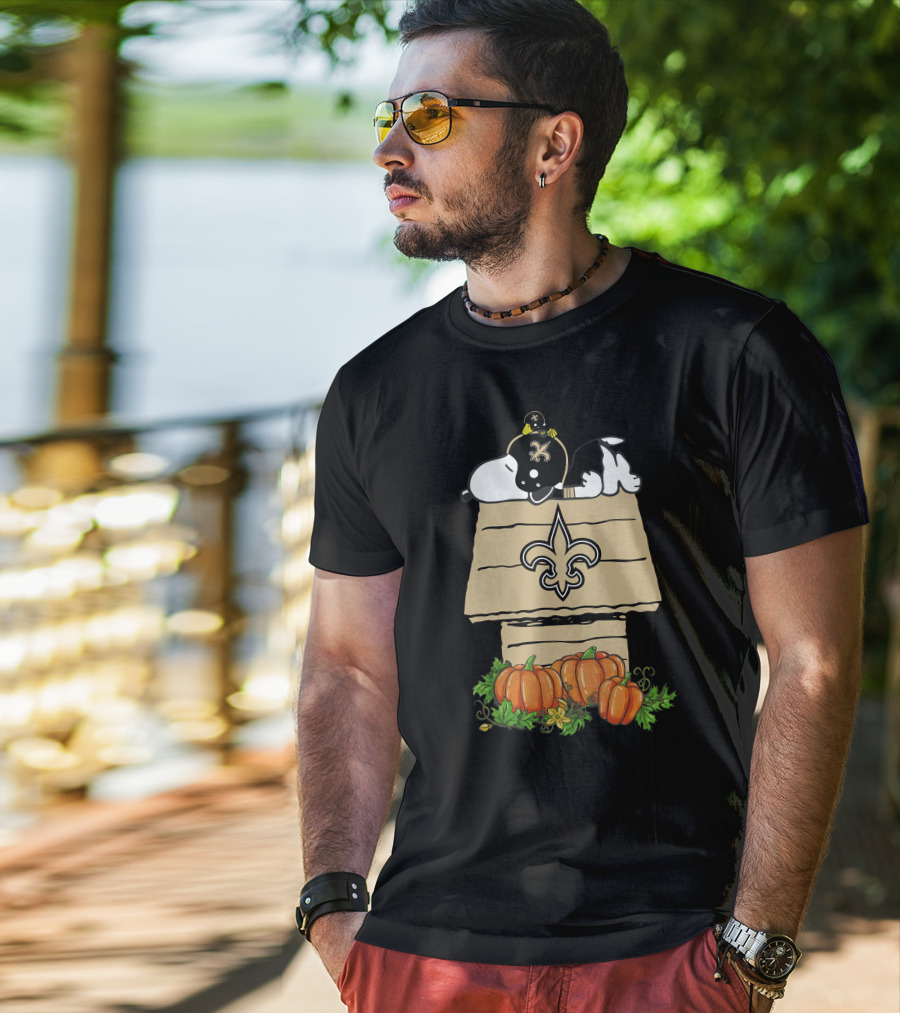 New Orleans Saints Snoopy Doghouse Pumpkin Patch T-Shirt