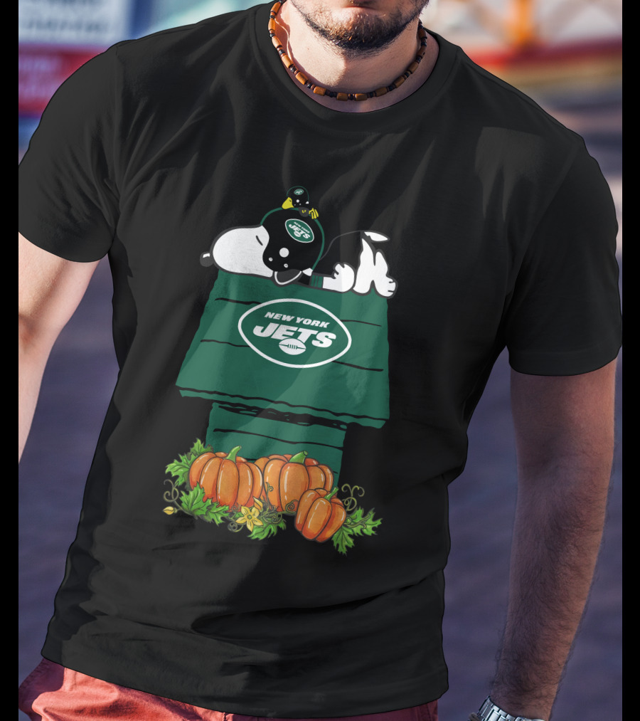 New York Jets Snoopy Resting On Pumpkin Doghouse T-Shirt