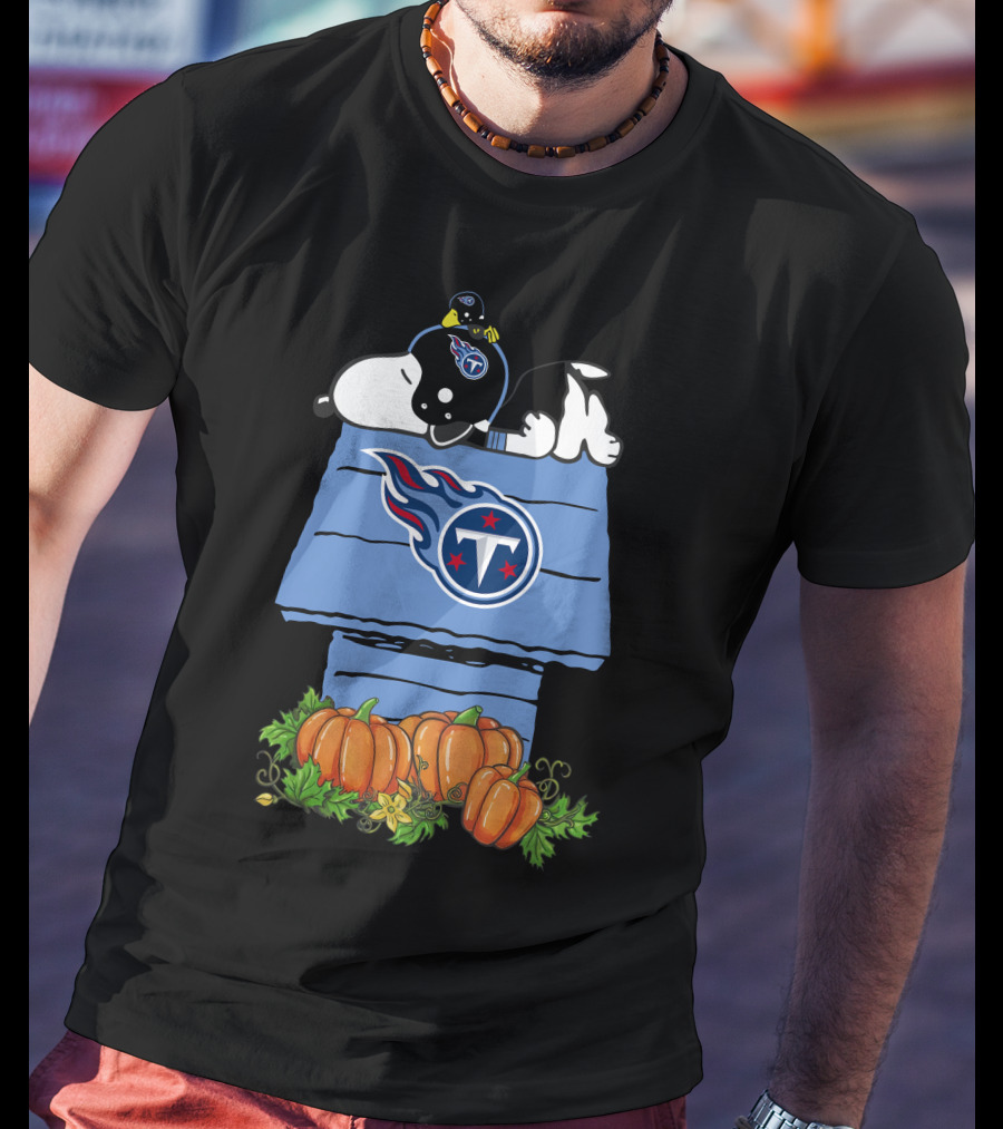 Tennessee Titans Snoopy Pumpkin Halloween Doghouse T-Shirt