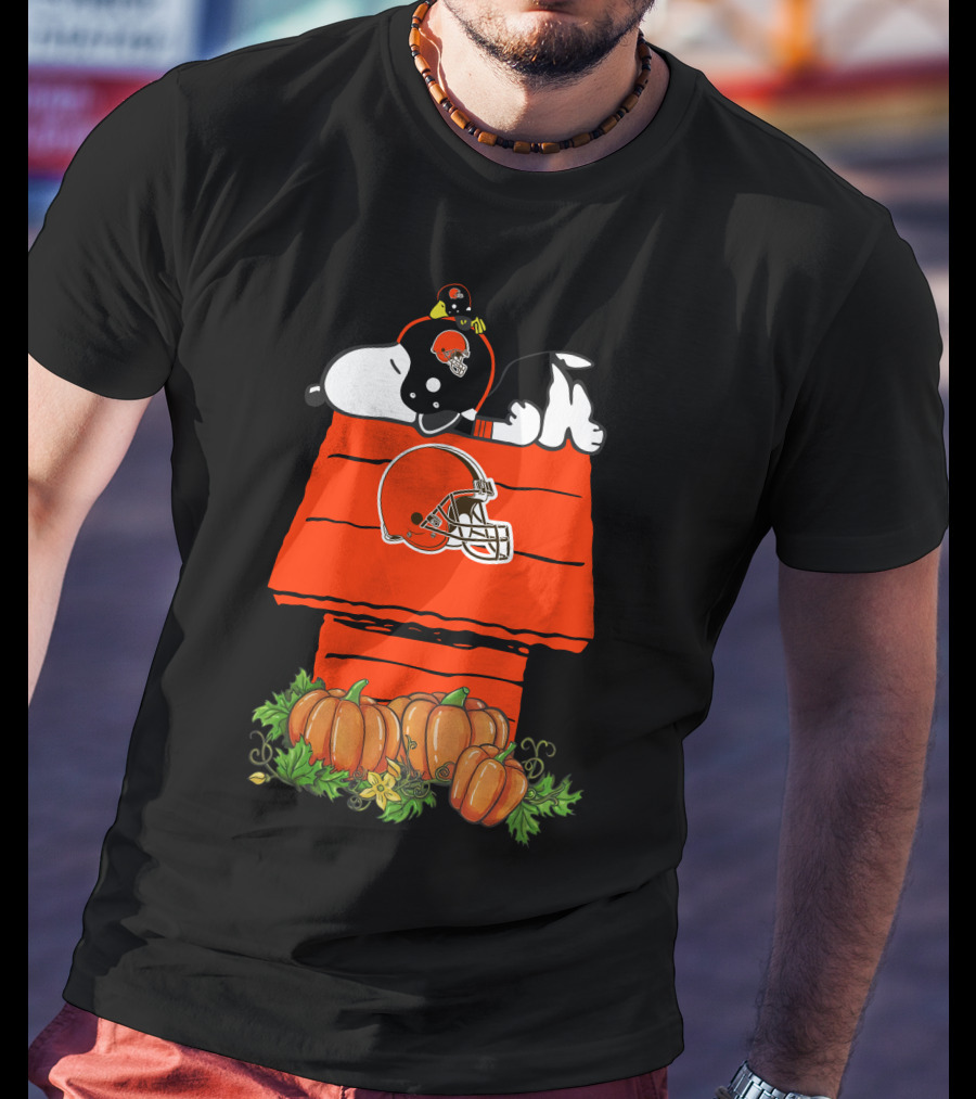 Cleveland Browns Snoopy Pumpkin Halloween Football Doghouse T-Shirt
