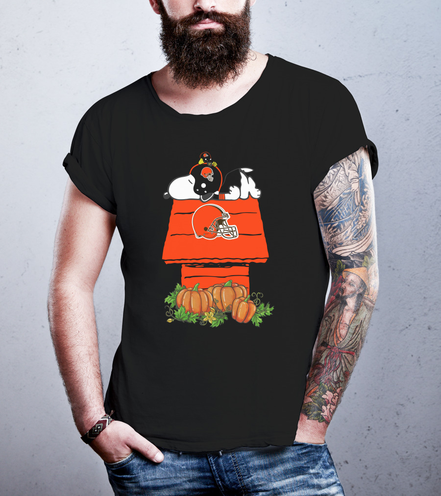 Cleveland Browns Snoopy Pumpkin Halloween Football Doghouse T-Shirt