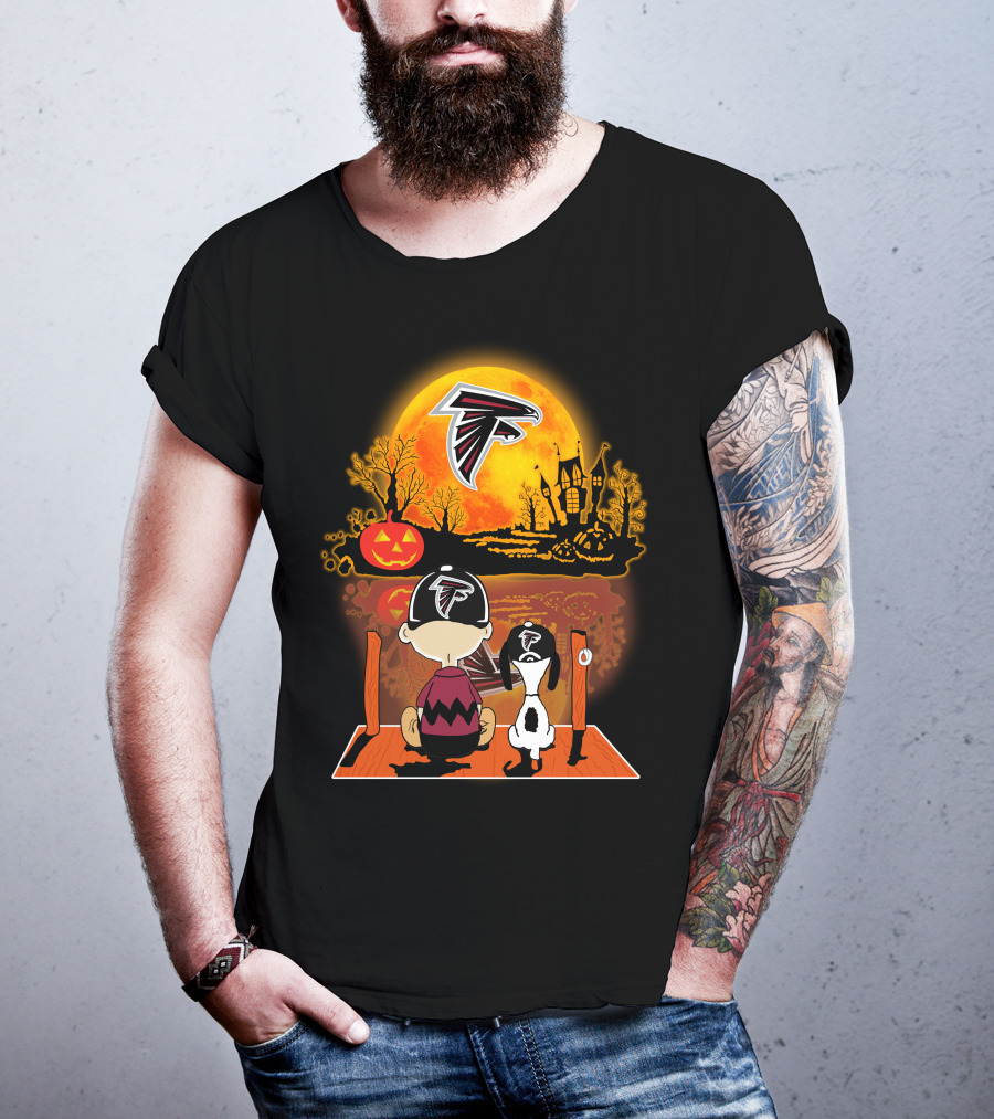 Atlanta Falcons Snoopy And Charlie Brown Halloween Pumpkin Moon Scene T-Shirt