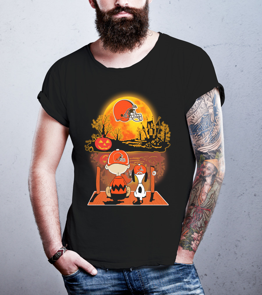 Cleveland Browns Halloween Snoopy Charlie Brown Pumpkin Moon Scene T-Shirt