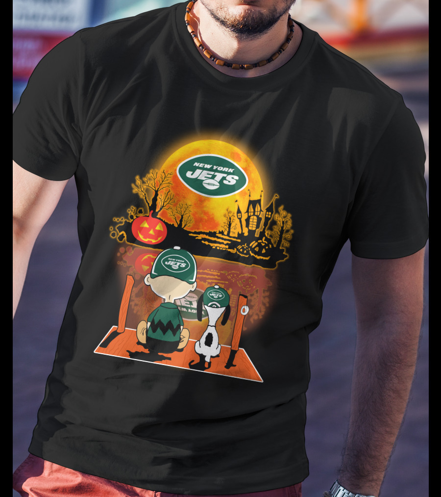 New York Jets Halloween Snoopy And Charlie Brown With Pumpkin T-Shirt