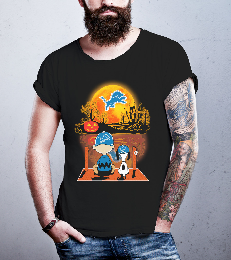 Detroit Lions Snoopy Charlie Brown Halloween Pumpkin Moon Scene T-Shirt