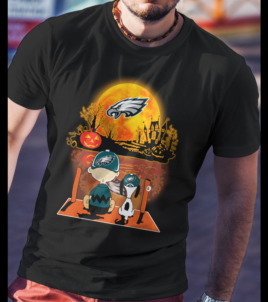 Philadelphia Eagles Snoopy Charlie Brown Halloween Pumpkin Moon T-Shirt
