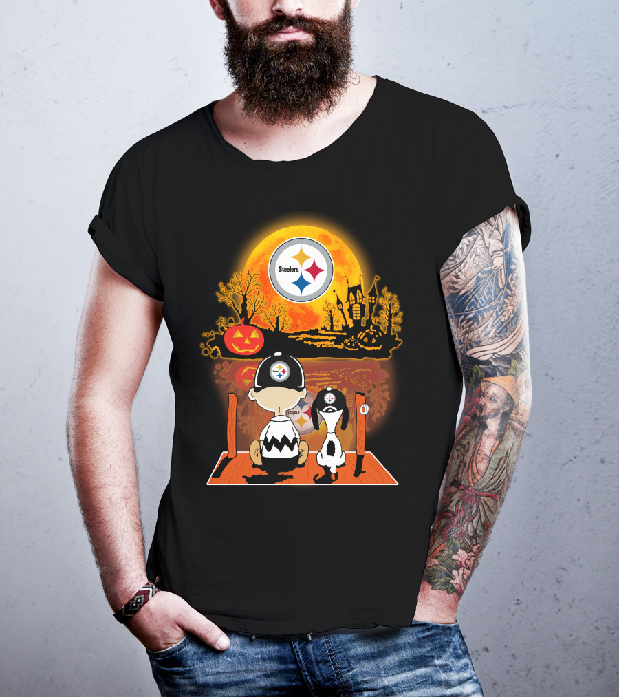 Pittsburgh Steelers Snoopy Charlie Brown Halloween Pumpkin Moon House T-Shirt