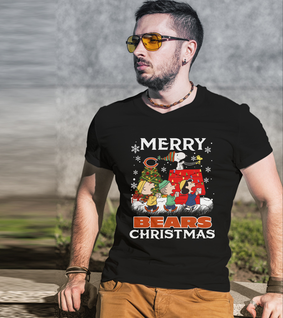 Chicago Bears Snoopy Merry Christmas Peanuts Holiday T-Shirt