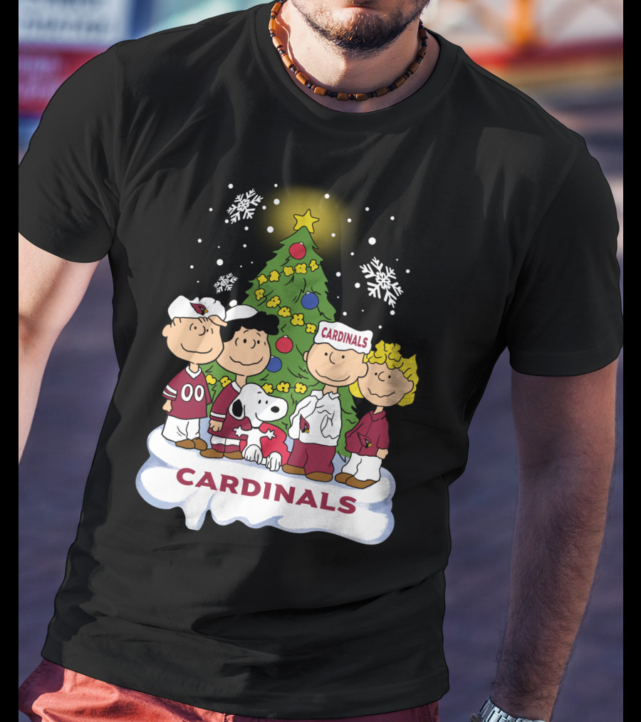 Snoopy Cardinals Christmas Peanuts Gang T-Shirt