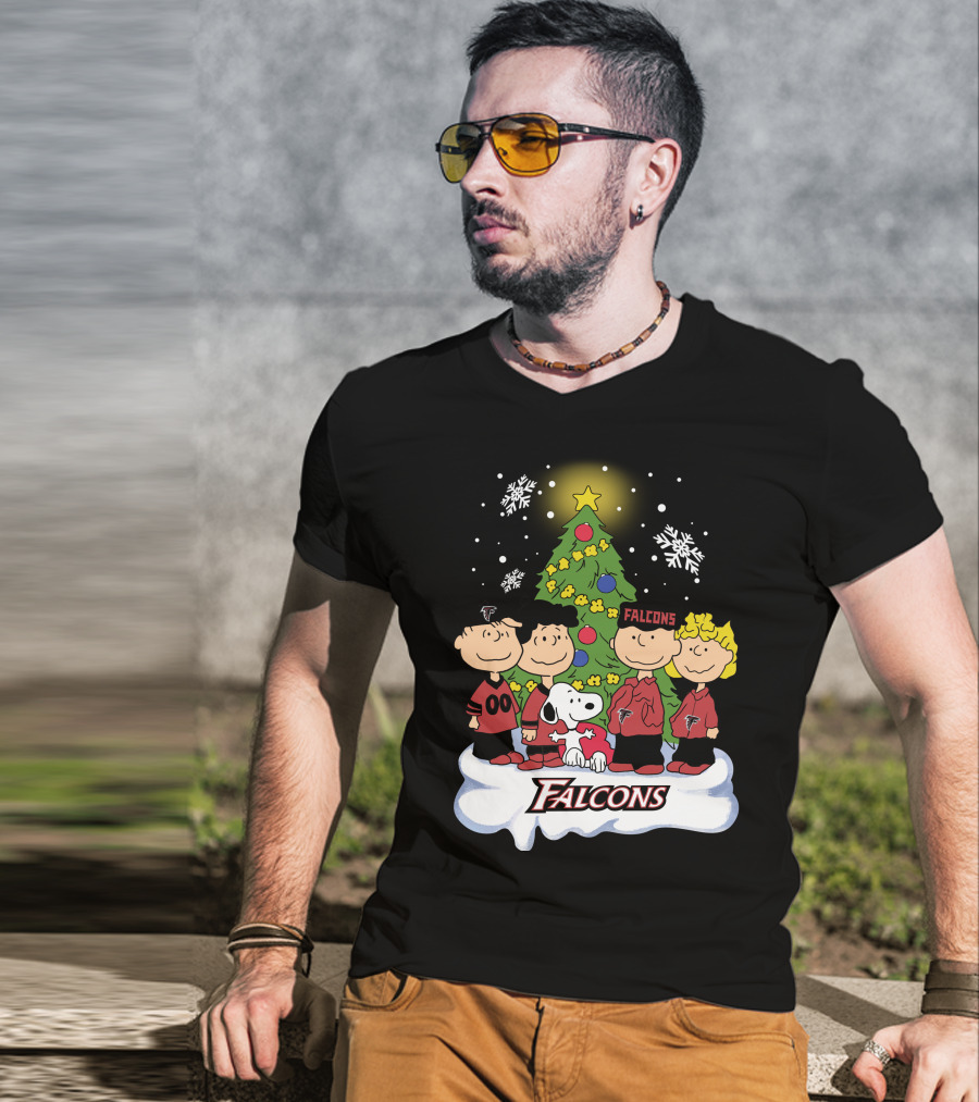 Snoopy Atlanta Falcons Christmas Peanuts Characters Snowflakes Tree T-Shirt