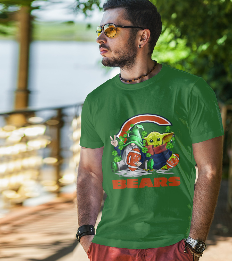 Chicago Bears St. Patrick's Day Football Gnome And Baby Alien T-Shirt