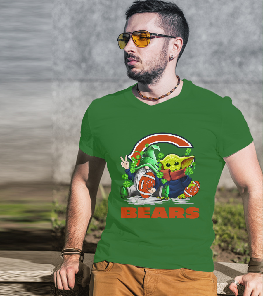 Chicago Bears St. Patrick's Day Football Gnome And Baby Alien T-Shirt